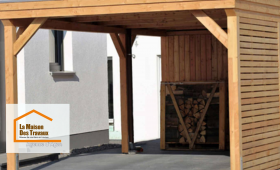 Un garage fonctionnel, capable de résister au temps et aux intempéries, tout en apportant une touche de chaleur et de naturel à leur maison.