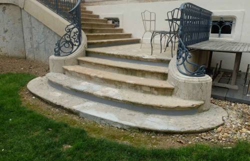 Rénovation des escaliers en Pierre dans un chateau classé - Monts du Beaujolais (69)