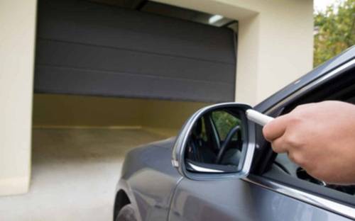 remplacement porte de garage landerneau photo d'illustration