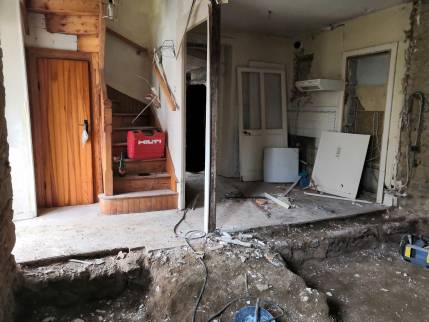 Démolition dalle , cloison pour le futur Salon et séjour