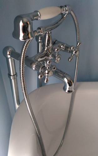 Robinetterie rétro sur colonne