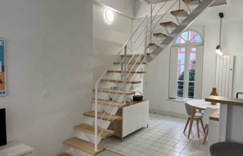 Murs à proximité de l'escalier