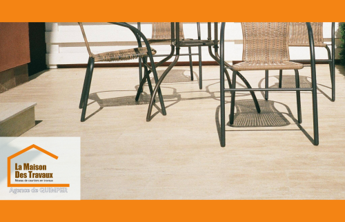 Revêtement en béton lisse et résistant pour une terrasse durable à Pluguffan, conçu par Michel Le Donge, courtier à Quimper.