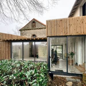 Baies vitrées orientées vers la Sèvre Nantaise – architecture Atelier Ose