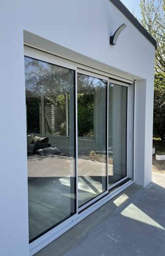 Baies vitrées 3 vantaux - Extension de maison de 25 m² à Carquefou 