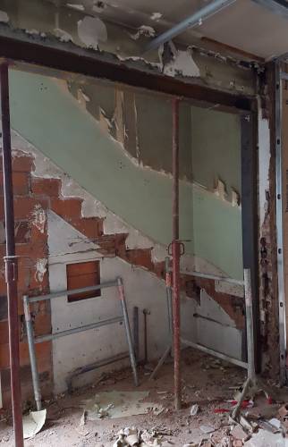 Pendant travaux : Retrait escalier et cage escalier 