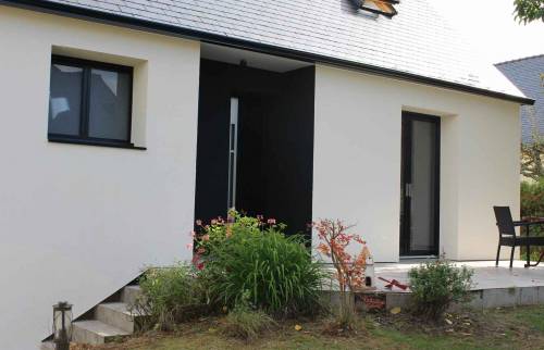 Mise en place nouvel encadrement sécurisé porte entrée pavillon - Changis-sur-Marne -