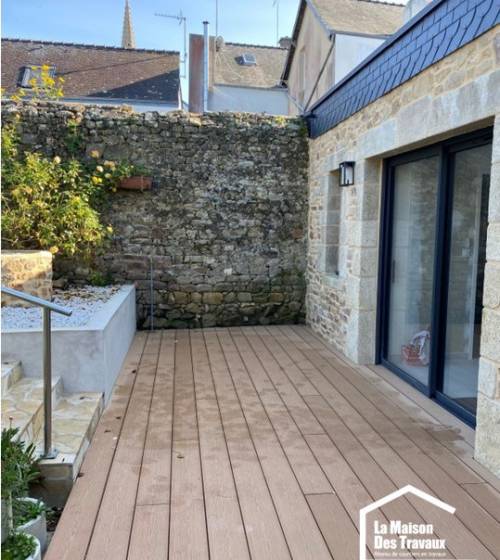 Création d’une terrasse en bois dans une maison secondaire à ARZON 56640