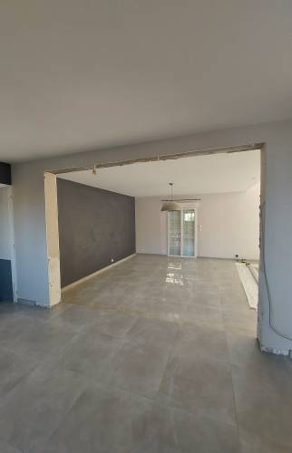 Pose de carrelage effet béton ciré