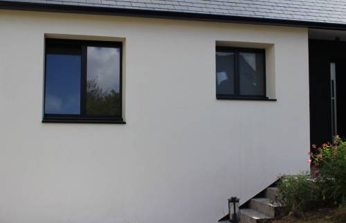 Zoom sur fenêtre sécurisées depuis terrasse à Saint-Ouen l'Aumône (95310)