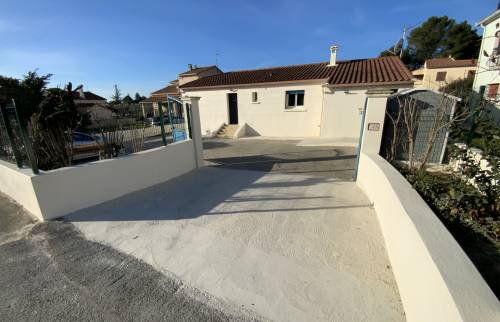 entrée avec accès PMR micro crèche La Maison Des Travaux Alès