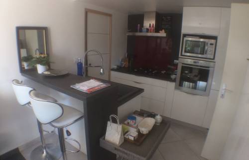 vue plus classique de la cuisine agrandie à BLOIS (41)