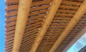 Abris de piscine en bois traditionnel 