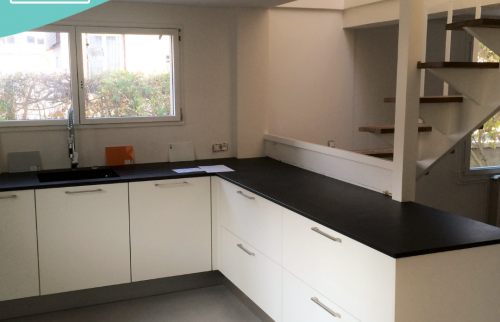 Guilvinec: Création d'une Cuisine Parfaite et d'une Salle de Bain Élégante par des Experts