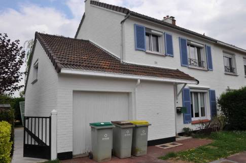 Maison après travaux de ravalement de façade avec peinture extérieure - Combs-la-Ville 77380