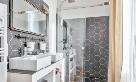 Salle d'eau moderne et élégante pour une suite parentale - Paris