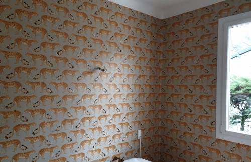 Nouvelle tapisserie "esprit savane" chambre 3
