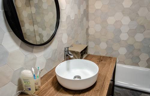 Meuble vasque avec vasque à poser et miroir