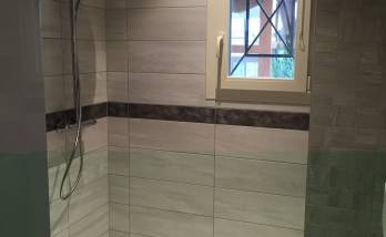 Création espace douche secondaire en béton cellulaire hydrofuge - Auriol (13390)