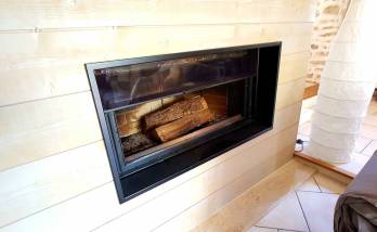 Gros plan sur le foyer fermé - Appoigny (89).