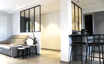 Création d’une entrée grâce à deux verrières d’atelier