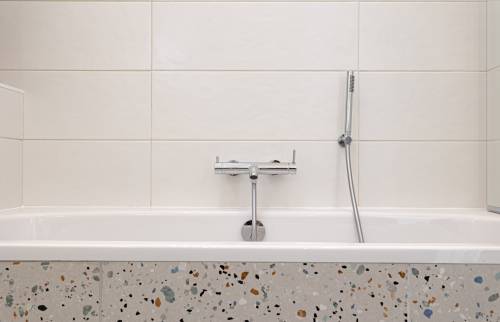Baignoire et faience Terrazzo