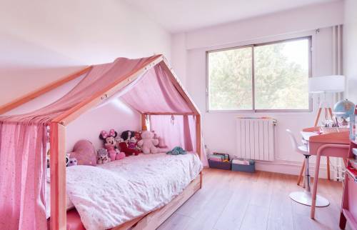 Chambre d'enfant rénovée