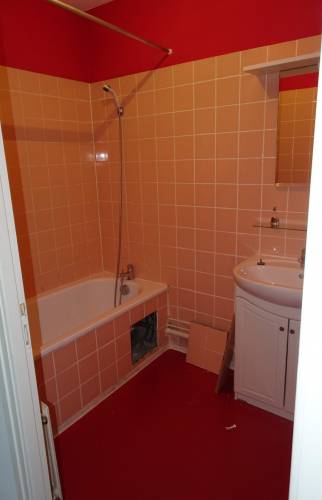 Baignoire avant dépose pour aménagement salle d'eau et douche moderne à Camaret-sur-Mer (29570)