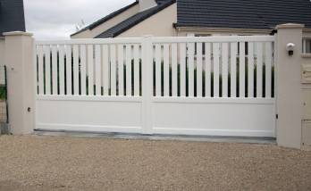 portail motorisé coulissant en aluminium laqué blanc - Pontoise (95)