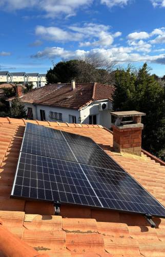 Installation de panneaux photovoltaïques La Maison Des Travaux Ales