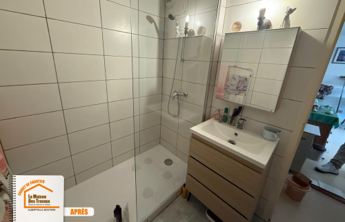 carrelage manquant mur danger, protection mur salle de bain, transformation salle d’eau Savoie, rénovation douche à l’italienne, bac à douche moderne