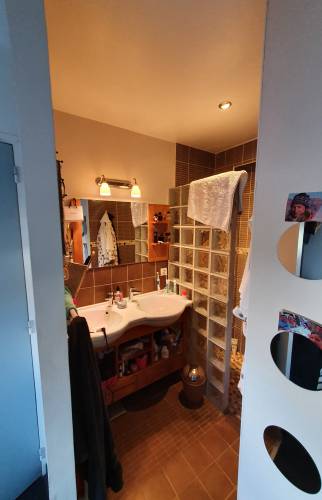 Passage étroit vers la chambre (avant)