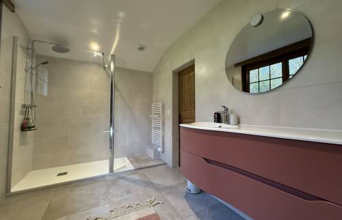 Vue sur la douche à l'italienne