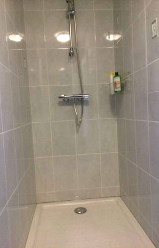 Installation d'une douche à l'italienne dans une maison à Caen