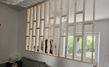 Verrière d’atelier à Sébazac Concoures : un claustra en bois