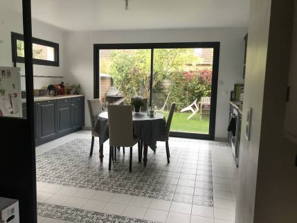 Cuisine au rez-de-chaussée de l'extension (Caen 14000)