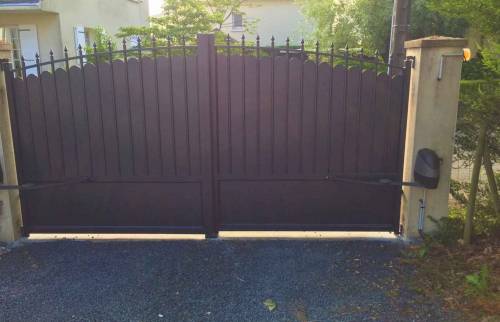 Pose d'un portail en aluminium à Vertou (44)