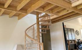 zoom sur le bel escalier