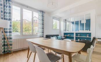 Le séjour et fenêtre