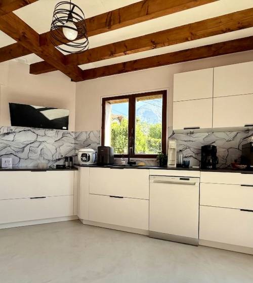 vue d'ensemble de la cuisine