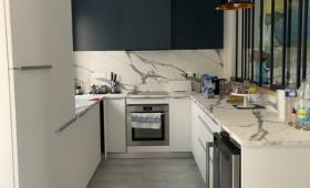 Une cuisine belle et fonctionnelle à Cognac