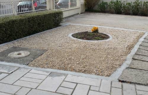 Travaux de terrasssement et préparation du sol pour le gazon artificiel à Dinéault (29150)
