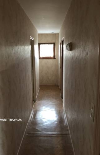 Rénovation d’un appartement à Troyes : un couloir transformé en espace lumineux et moderne avant
