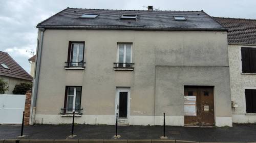 Maison avant travaux de ravalement de façade et changement de menuiseries - Fontenay-Trésigny 77610