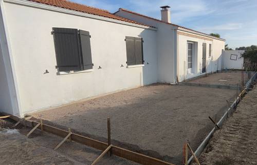 preparation-dalle-beton-extension-saint-mathurin.jpg