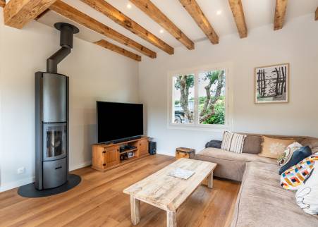 salon avec coin télévision 