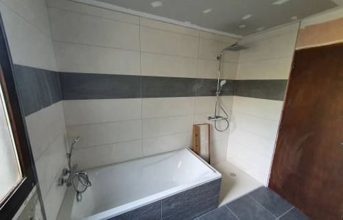 Installation de la nouvelle baignoire