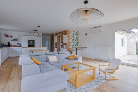 Rénovation complète et modernisation d'une maison, Cailloux sur Fontaines (69270)