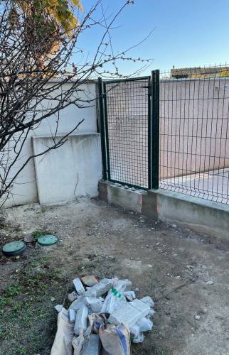 portillon d'accès rue extérieure - Caissargues