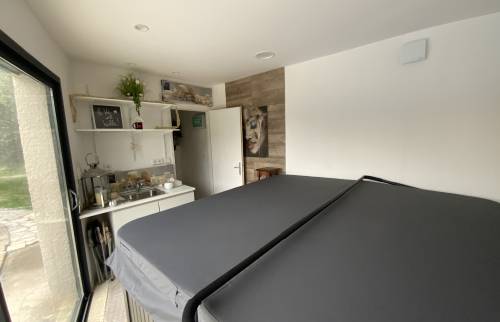 SPA dans pool house à Alès